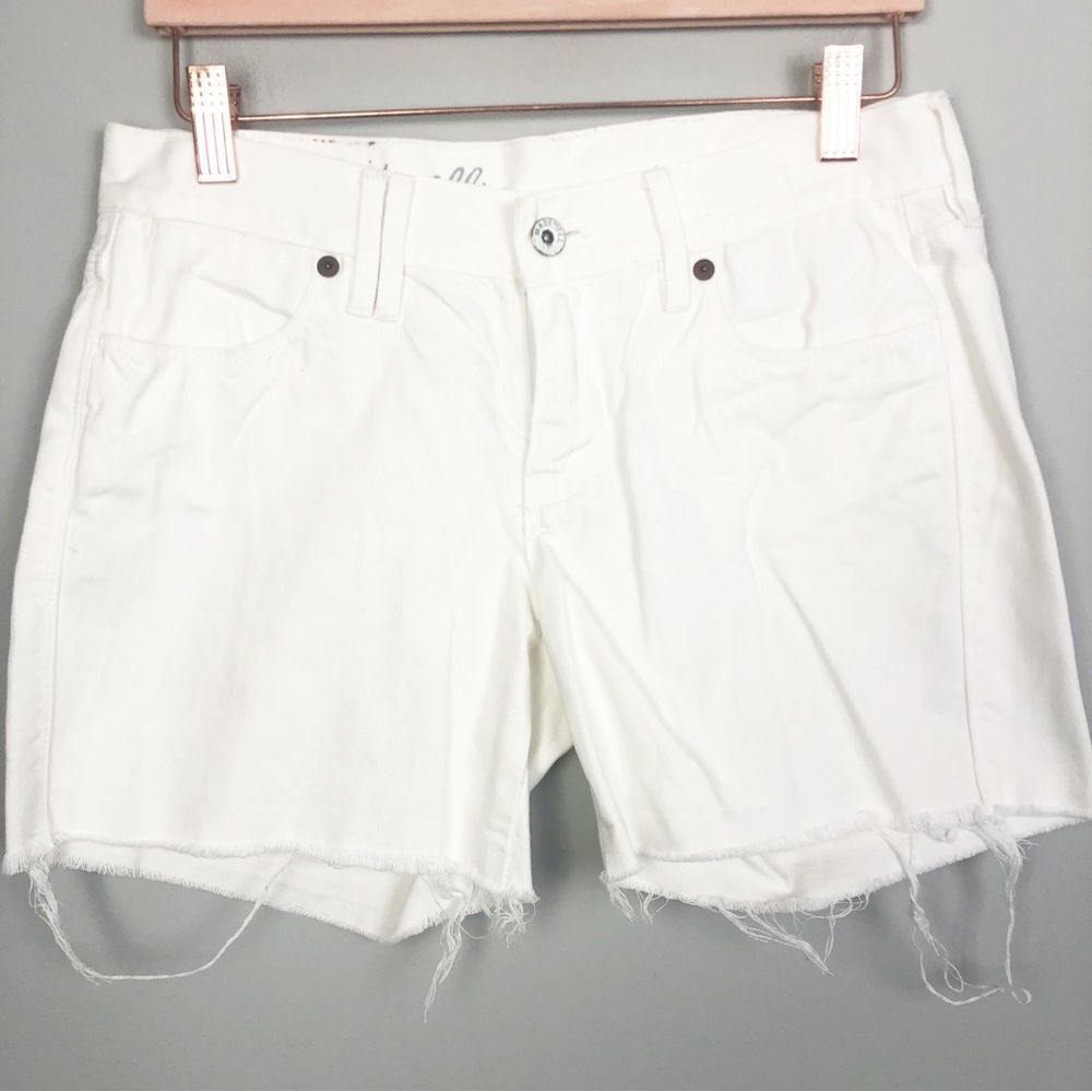 MADEWELL | White Denim Mid-Rise Cut Off Jean Shorts Women’s Size 26 (2) - Picture 2 of 7